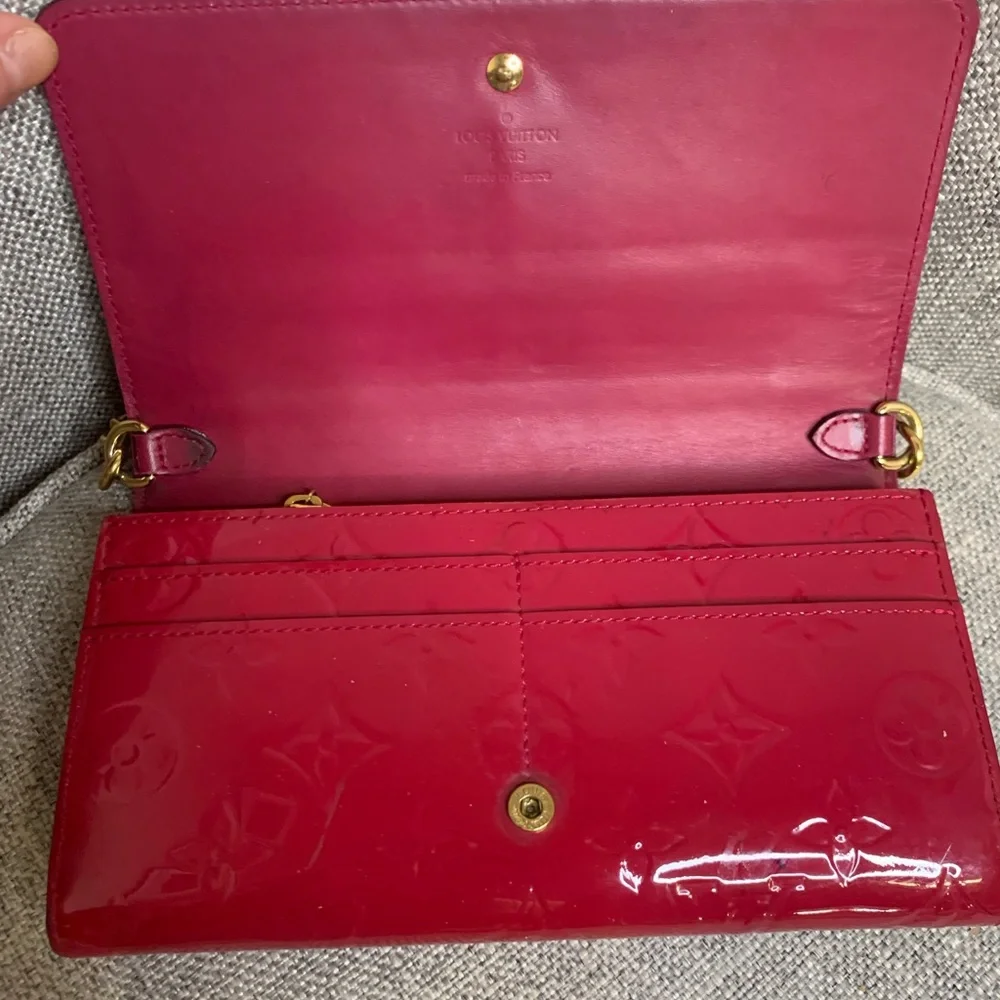 Louis Vuitton Monogram Vernis Portofeuille Sarah Wallet on Chain Pink - Picture 9 of 17